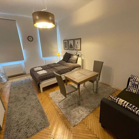 Charmante Altbauapartments Apostelgasse Vienna Luaran gambar