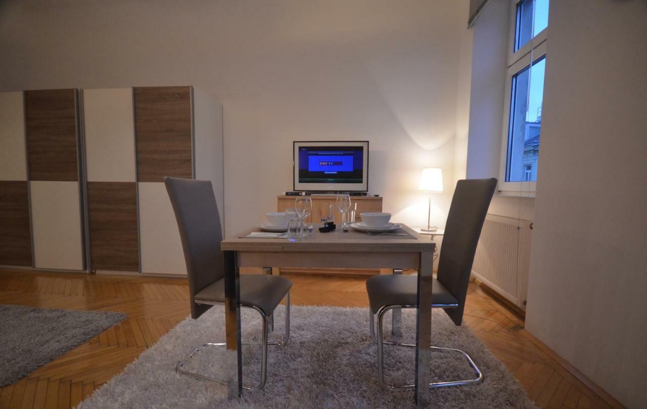 Charmante Altbauapartments Apostelgasse Vienna Luaran gambar